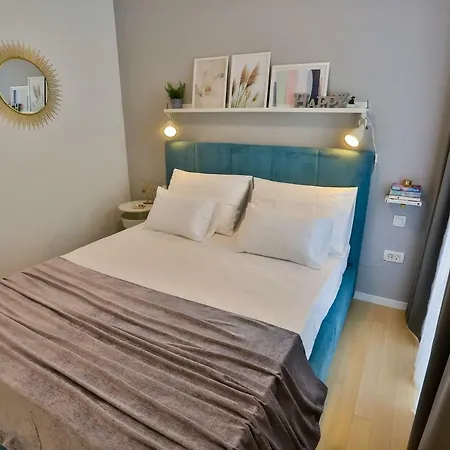 Apartmán Luxury Urban With Jacuzzi *