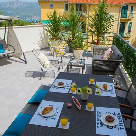 Apartmán Luxury Urban With Jacuzzi *