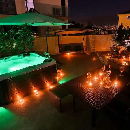 Apartmán Luxury Urban With Jacuzzi