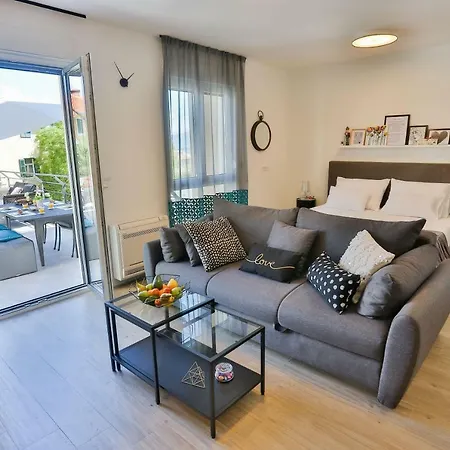 Luxury Urban With Jacuzzi Lägenhet Split