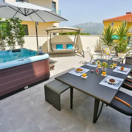 Luxury Urban With Jacuzzi 아파트