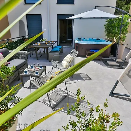 Lägenhet Luxury Urban With Jacuzzi Split