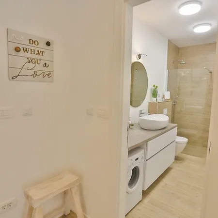 Apartmán Luxury Urban With Jacuzzi *