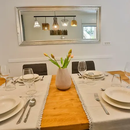 Luxury Urban With Jacuzzi Apartmán Split