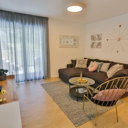 Apartment Luxury Urban With Jacuzzi Split