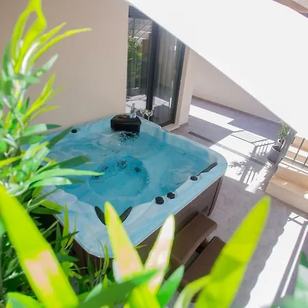 Luxury Urban With Jacuzzi Apartment Split