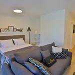 Luxury Urban With Jacuzzi Апартаменты Сплит
