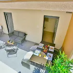Апартаменты Luxury Urban With Jacuzzi *