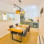 Апартаменты Luxury Urban With Jacuzzi *