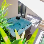 Luxury Urban With Jacuzzi Апартаменты Сплит